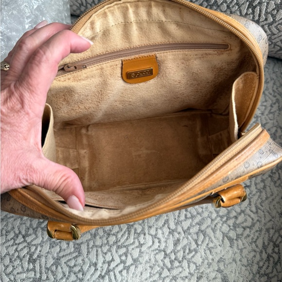 Authentic Vintage Gucci Tan  Satchel Handbag - Picture 9 of 10